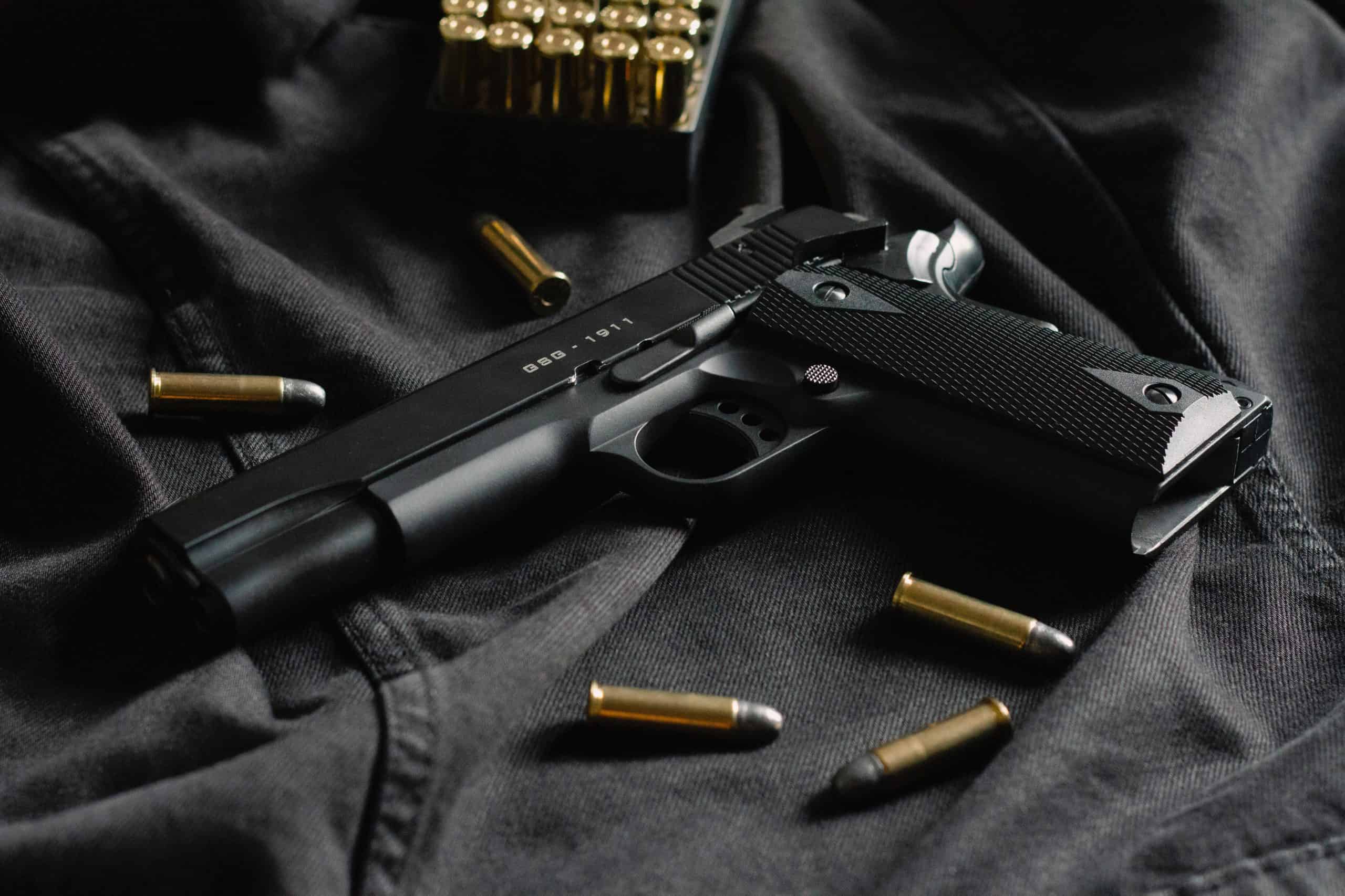 why does the 2nd amendment protect citizens right to bear arms